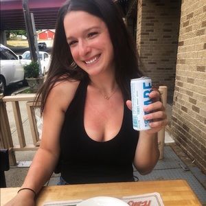 Meet your Posher, Stephanie